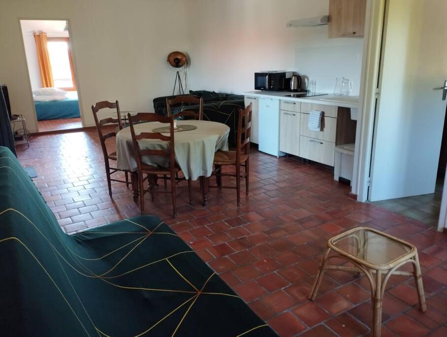 Appartement Dans Village Calme A 5 Min Des Lacs Mathaux المظهر الخارجي الصورة